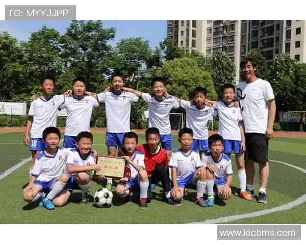 荣耀时刻：为足球明星颁奖盛典点燃激情与梦想